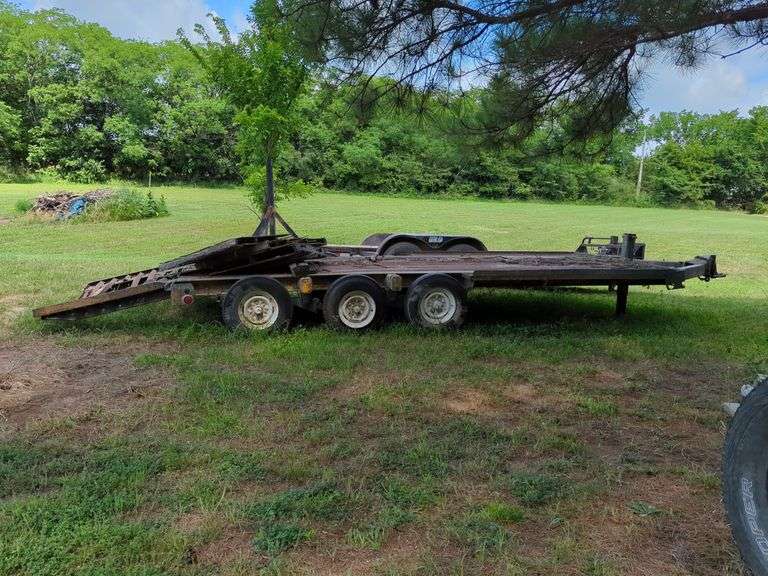 Tri-Axle Flatbed Trailer with Loading Ramps, No Title, THURSDAY Pick Up