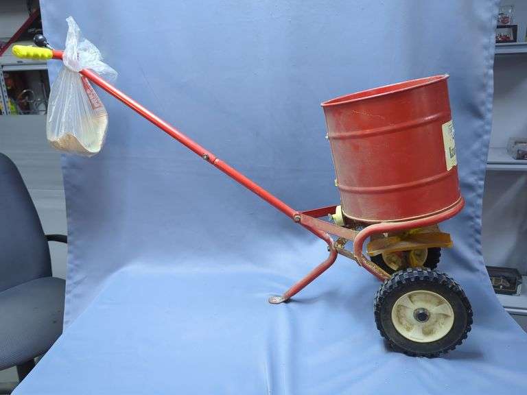 Ortho Lawn Spreader