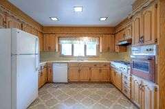 5-Bedroom Huff Lake-View Gardens Home Auction