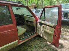1993 Jeep Cherokee Sport Utility Vehicle, VIN 1J4FJ78S5PL502124, Mileage Unknown, Missouri Title, FRIDAY Pick Up