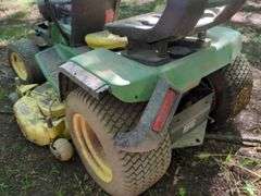 John Deere Lawn Tractor Riding Mower with Briggs & Stratton Engine