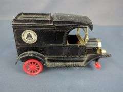 Motor Max Platinum 1925 Ford Model T Paddy Wagon Diecast and an ERTL 1918 Ford Model T Van Replica