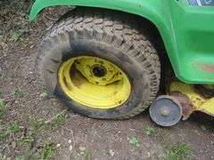 John Deere Lawn Tractor