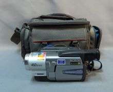 Sony Handycam Vision Hi8 CCD-TRV58 Camcorder with Case and Charger