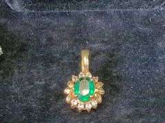Rhinestone Emerald Green Costume Jewelry Including Rings, Size 8, Qty 2, Brooches, Clip-on Earrings, Pendant, Necklace And Bracelet