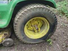 John Deere Lawn Tractor