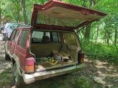 1993 Jeep Cherokee Sport Utility Vehicle, VIN 1J4FJ78S5PL502124, Mileage Unknown, Missouri Title, FRIDAY Pick Up