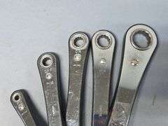 Ratcheting Wrenches