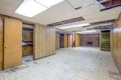 5-Bedroom Huff Lake-View Gardens Home Auction