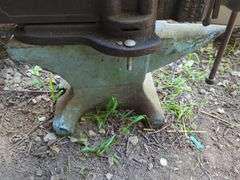 Industrial Forged Steel Anvil with Bench Vise