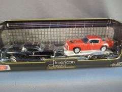 Motormax American Classics 1:43 Scale Diecast Sets, Qty 2