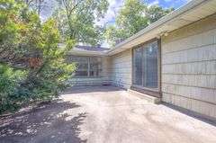 5-Bedroom Huff Lake-View Gardens Home Auction