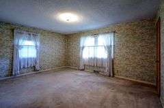 5-Bedroom Huff Lake-View Gardens Home Auction