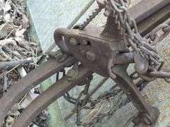 Metal Hay Grapples with Chains, Qty 2