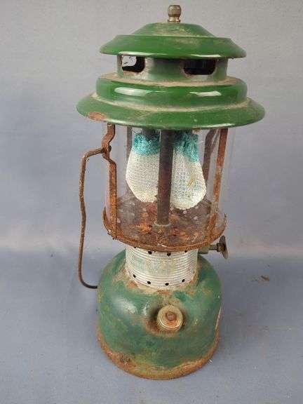 Coleman Kerosene Lantern Model L22 image