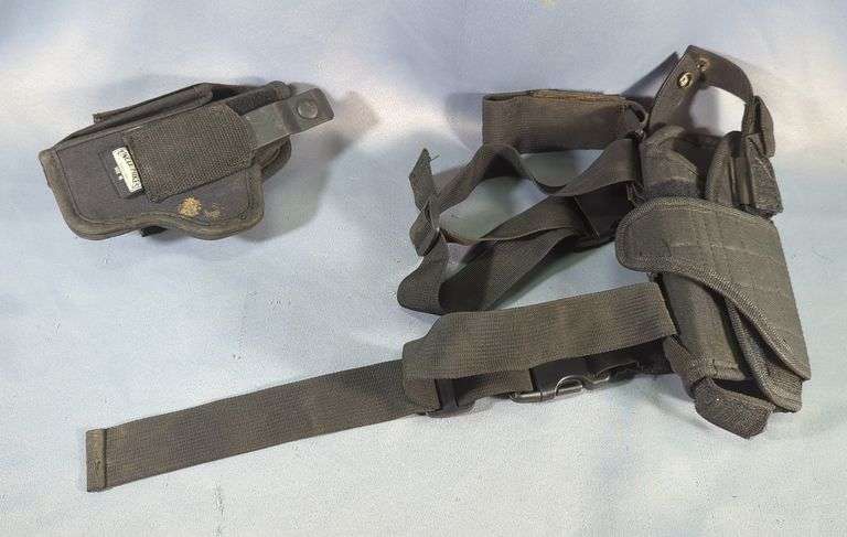 Uncle Mike's Size 15 Holster And Folding Holster image
