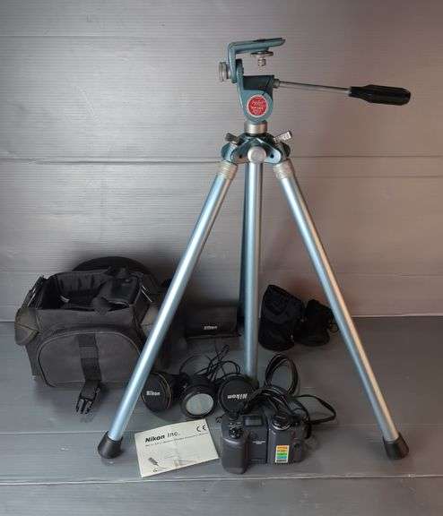 Nikon Coolpix 995 Digital Camera with Tripod, Lenses & Accessories