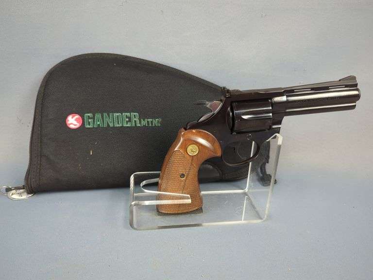 Colt Diamondback .38 Spl 6-Shot Revolver SN# D78684, In Soft Case image
