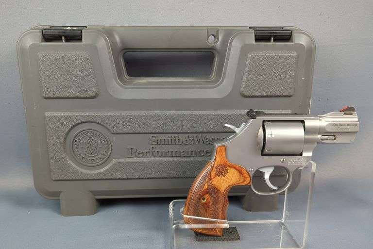 Smith & Wesson 357 Mag 7x Performance Center Model 686-6 .357 Mag 7-Shot Revolver SN# CVD9436, 2.5" Bbl, Moon Clips, Paperwork, In Hard Case image