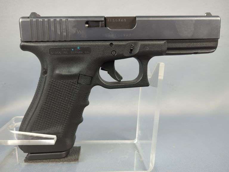 Glock 17 Gen 4 9x19 Pistol SN# AEGG860 image