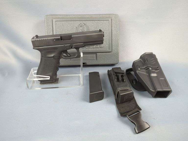 Austria Glock 17 9x19 Cal Pistol SN# BWXP594, 3 Total Mags Mag Holder, Holster, In Hard Case image