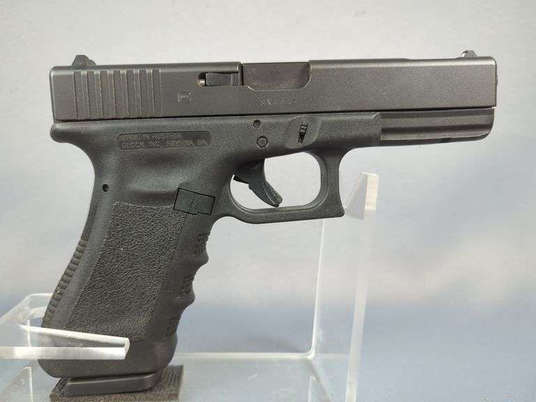 Austria Glock 22C .40 Cal Pistol SN# W.MM045/ SXT245 image