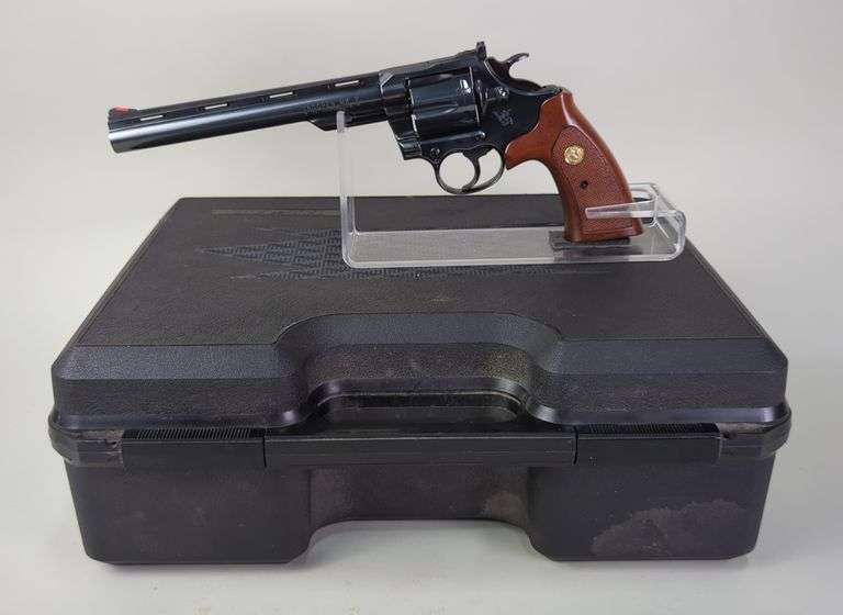 Colt Trooper Mk IV .357 Mag 6-Shot Revolver SN# 06257V, , In Hard Case image