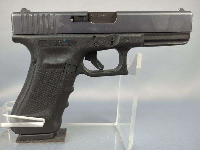 Glock 17 Gen 4 9x19 Pistol SN# AEGG860 image