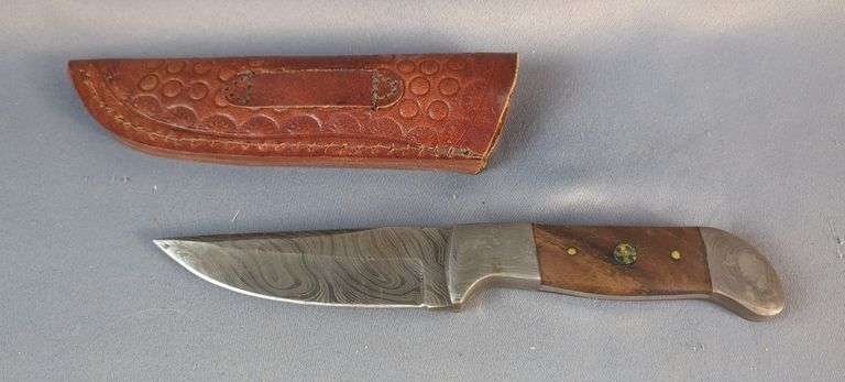 Damascus Steel Fixed Blade Knife With 4.25" Blade, In Leather Sheath image