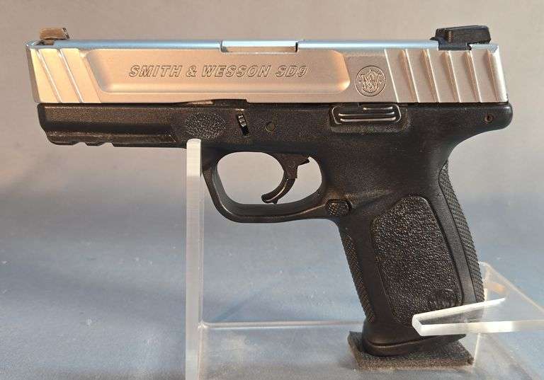 Smith & Wesson SD9 9mm Luger  Pistol SN# FCN8564 image