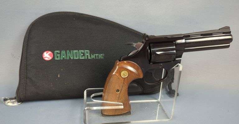 Colt Diamondback .38 Spl 6-Shot Revolver SN# D78684, In Soft Case image