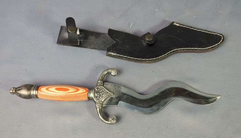 Kris Dagger With 7.5" Blade, In Leather Sheath image