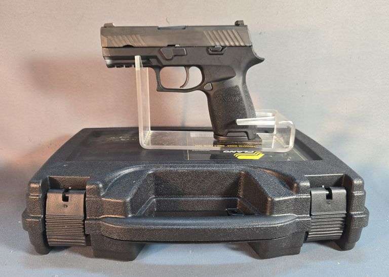 Sig Sauer P320 9mm x19 Pistol SN# 58A178533, In Hard Case image