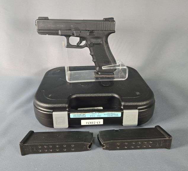 Austria Glock 22 Gen 4 .40 Cal Pistol SN# VYR192, Fiber Optic Sights, 3 Total Mags, Paperwork, In Hard Case image