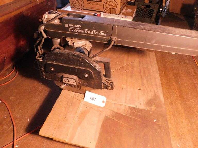 Black & Decker 10"/254mm Radial Arm Saw
