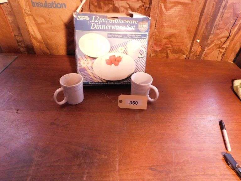 12 Pc Set Stoneware Dinnerware
