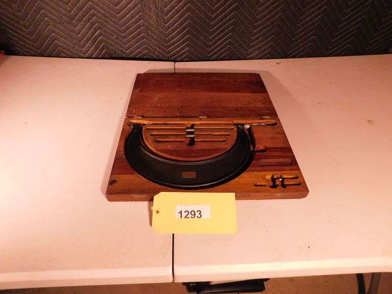 Lufkin 6” to 9” Micrometer w/wooden box