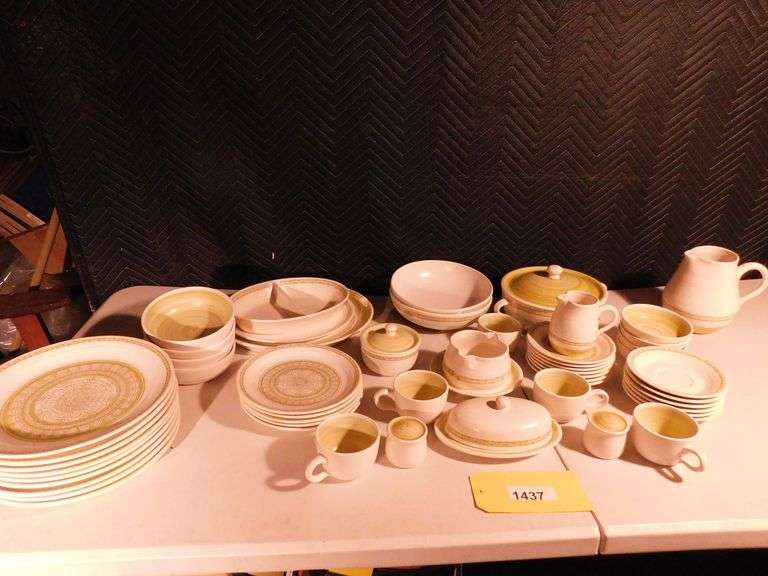 Lot of Franciscan earth ware set
