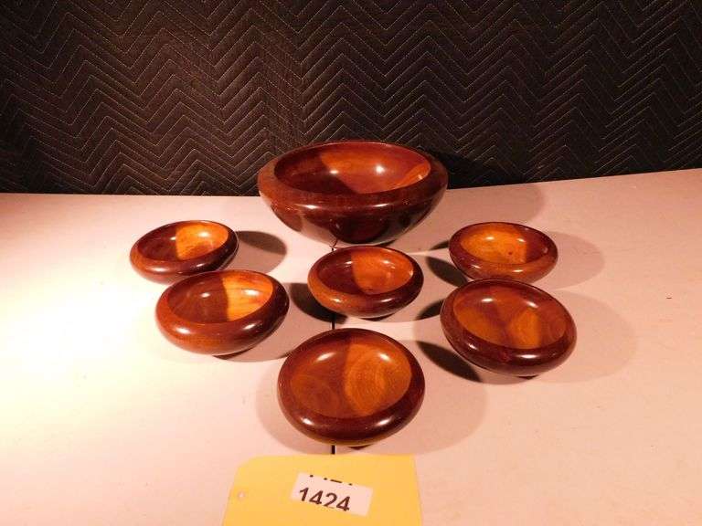 Lot of 6 wooden salad bowls w/serving salad bowl