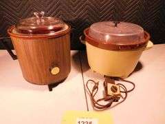 3 Crockpots (one w/out cord)