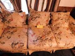 84"x 24"x 37" Blended cotton felt floral print couch