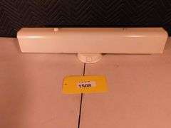 24" Underwriters Laboratories electrical fixture