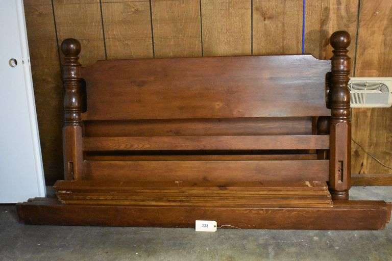 Solid wood queen size bed with slats headboard and footboard 68 x 43