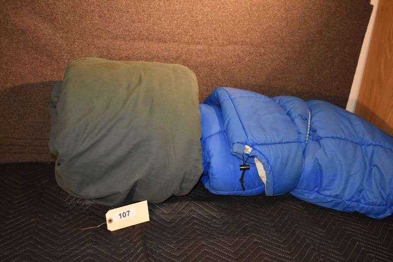 2 sleeping bags