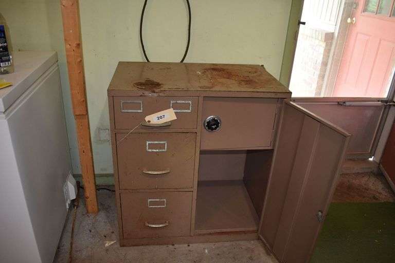 Filing cabinet with 3 drawers, a door and a safe 29 x 33 x 18