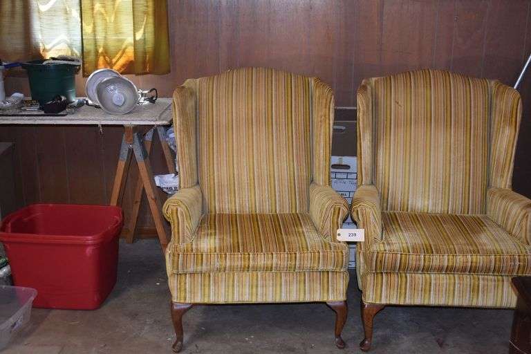 2 Fairfield chairs