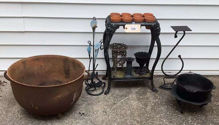 Cast Iron Outdoor Décor, 12 Pieces image