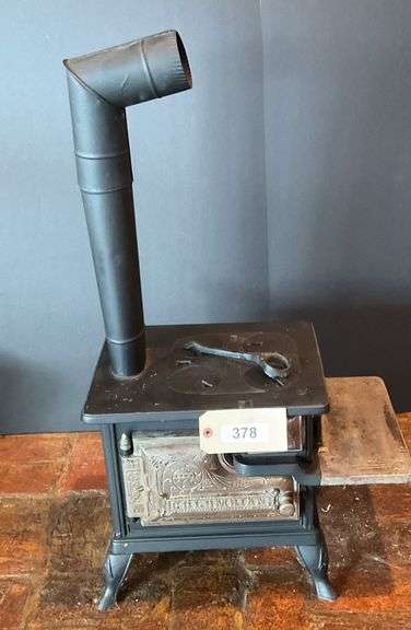 Small Cast Iron Cooking Stove 18"X12"X34" image