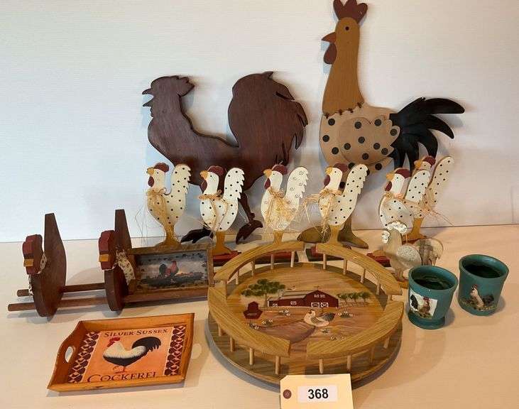 Wooden Rooster Décor image