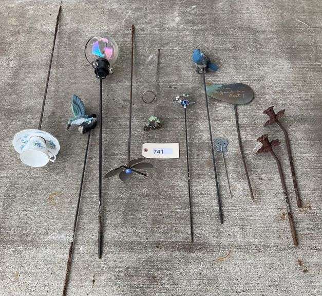 Yard Art Stakes, 11 Pieces image